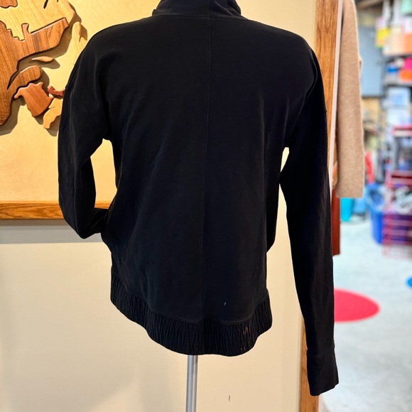 Lululemon kick the cloud funnel neck sweater - worn - Picture 6 of 8